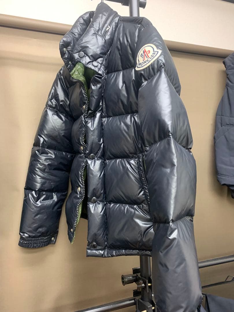 モンクレール、エベレスト(シャイニーブラック)、サイズ0。