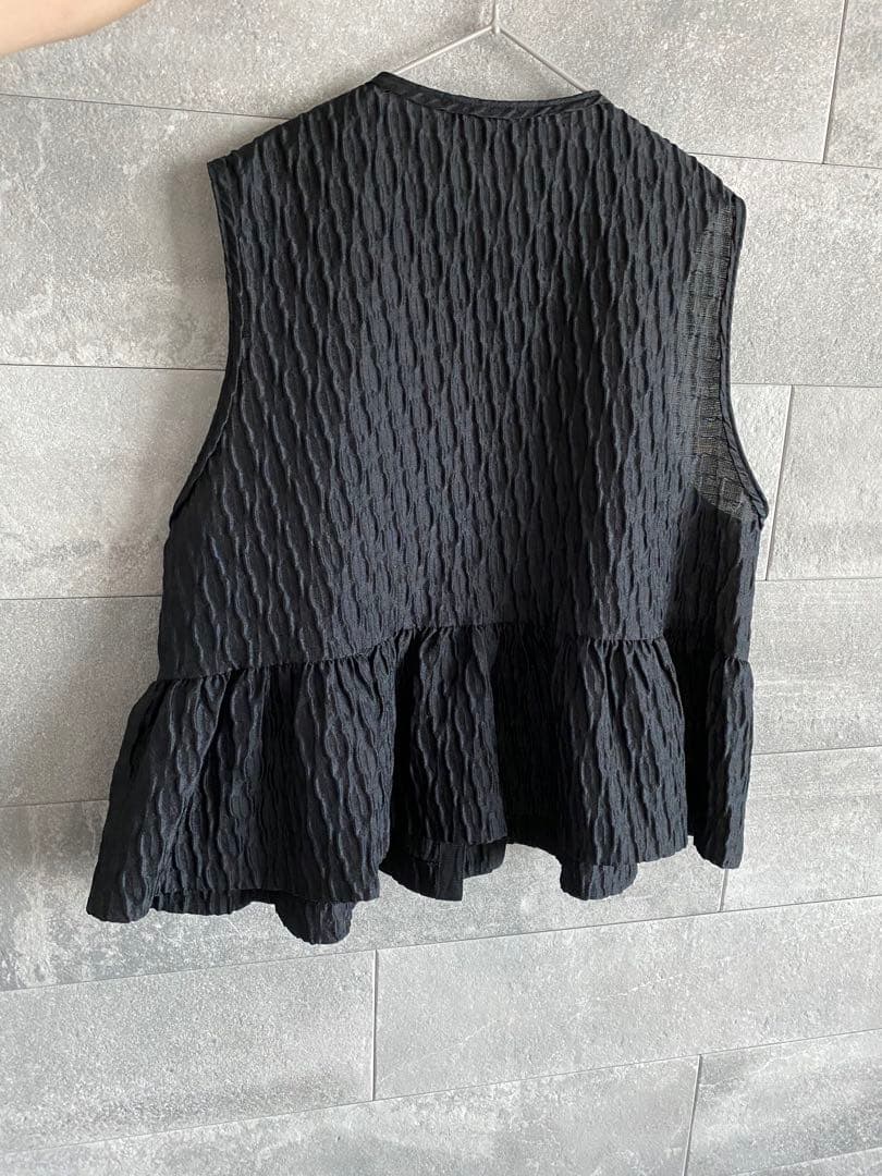 美品　ブラック ユナイテッドアローズ　エアリージャカードベスト