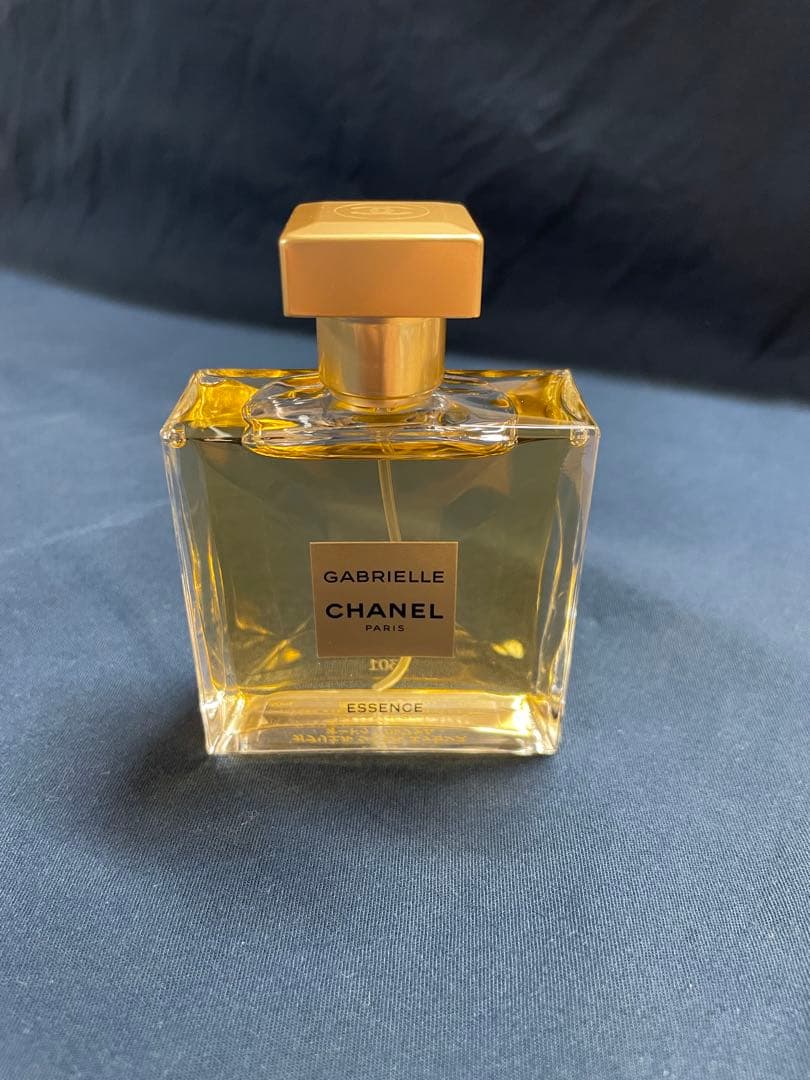 CHANEL GABRIELLE エッセンス 50ml 定価:18,150円