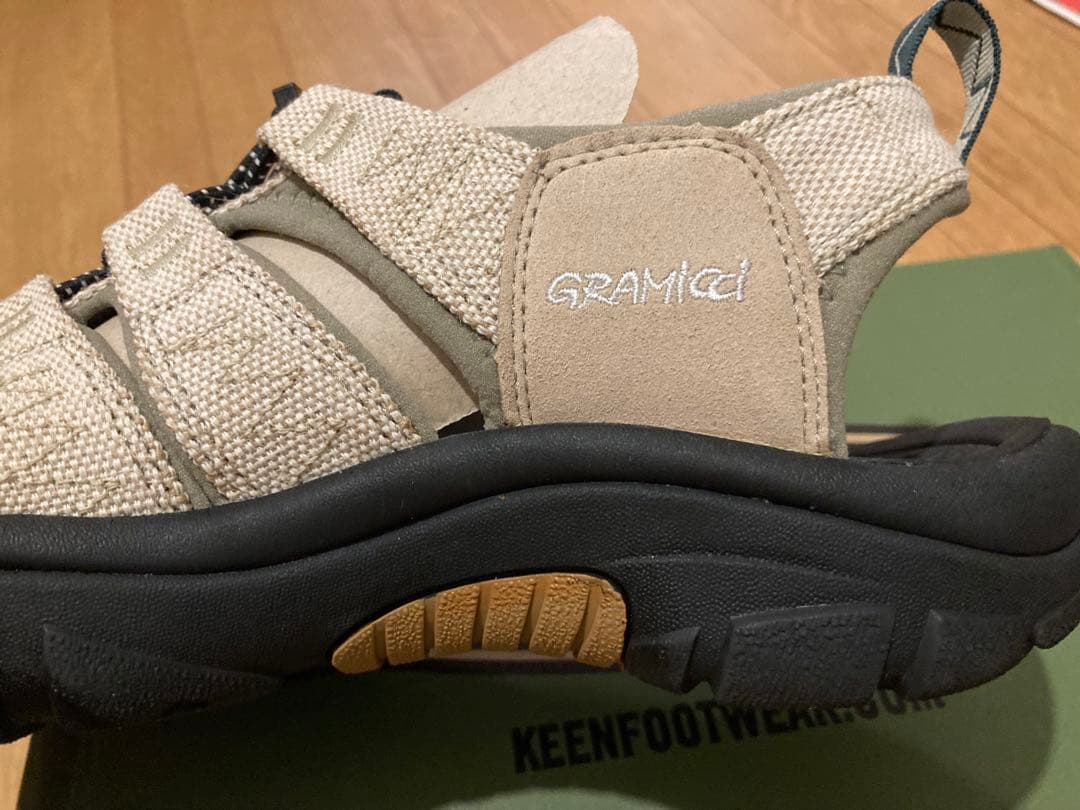 KEEN × Gramicci ニューポート レトロ サンダル