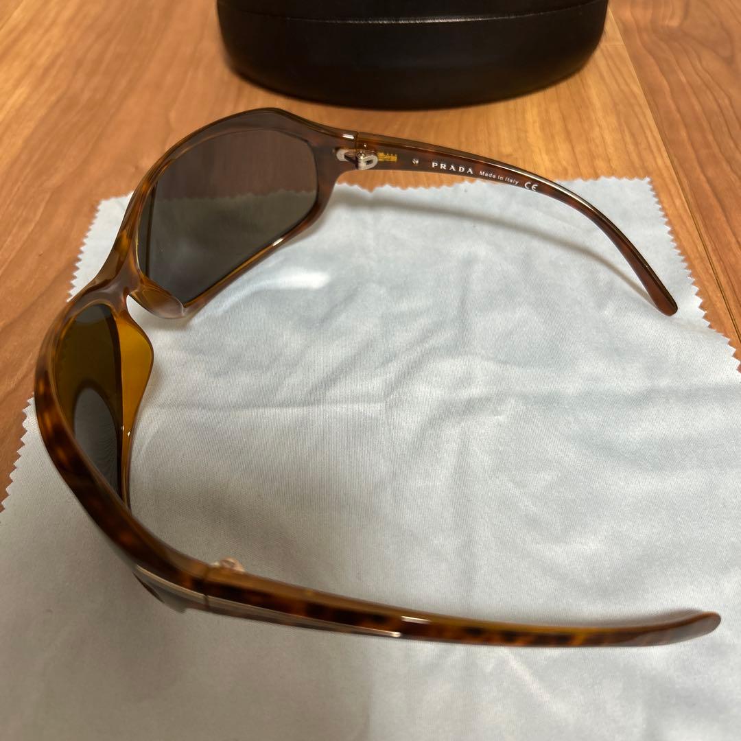 ア*カ様 PRADA ブラウン スポーツサングラス　spr14g