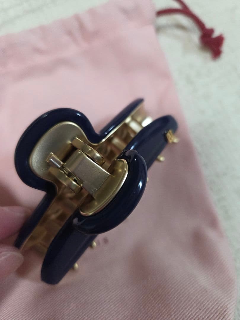 ALEXANDER DE Paris ネイビー ゴールド ヘアクリップ Mサイズ