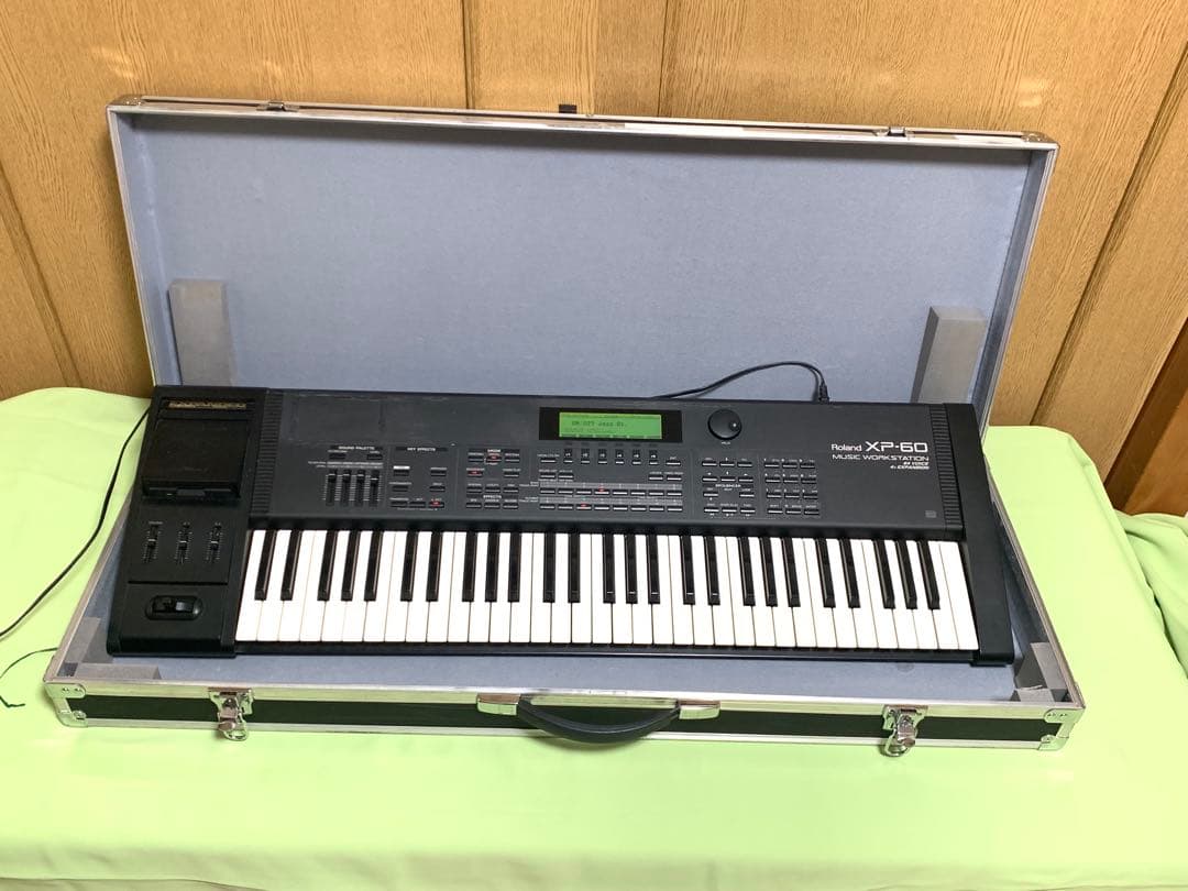 Roland XP-60 ミュージックワークステーション ハードケース付き