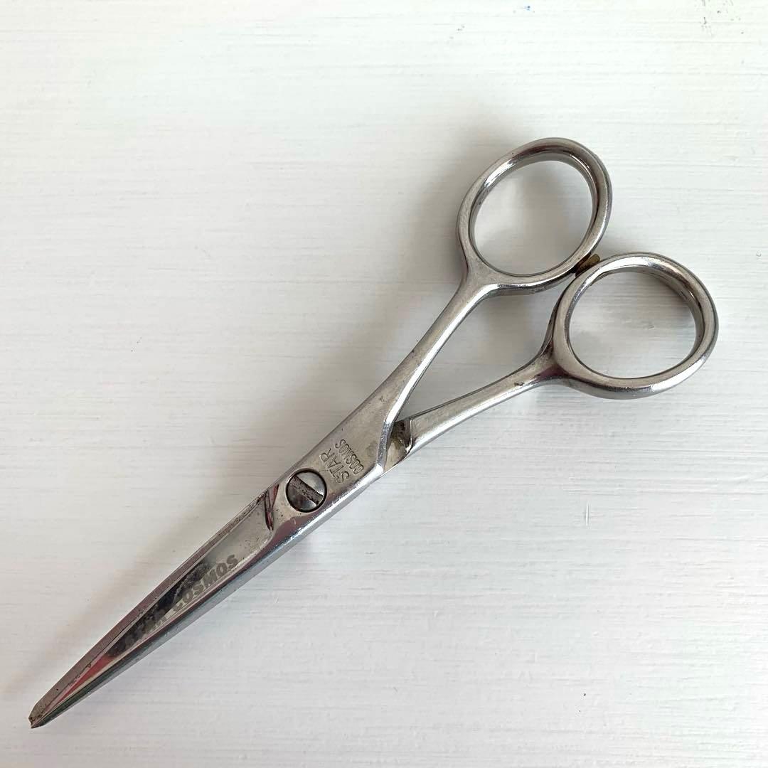 STAR COSMOS 133 シザー　4.5インチ　美容ハサミ美容師　カット