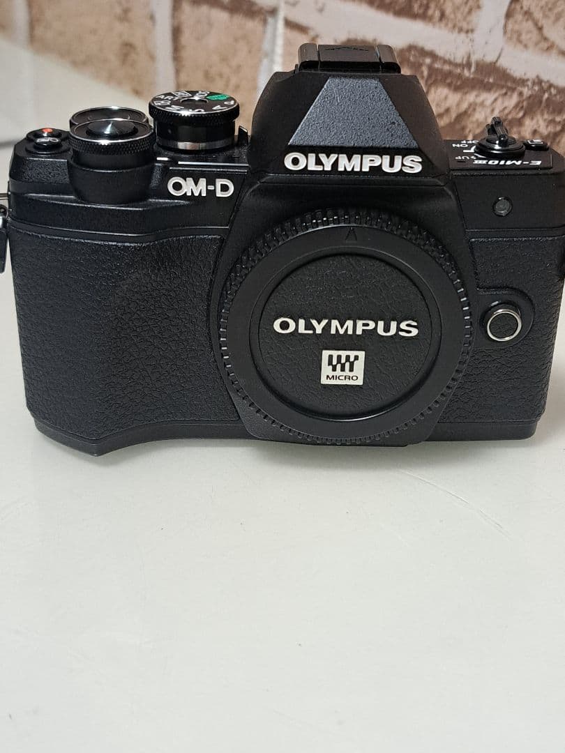 OLYMPUS OM-D E-M10 Mark III カメラボディ【難有り】
