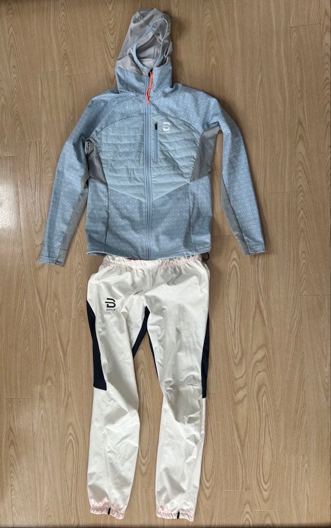 クロスカントリースキー　オーバージャージ　ダーリ　上下セット（レディースM）