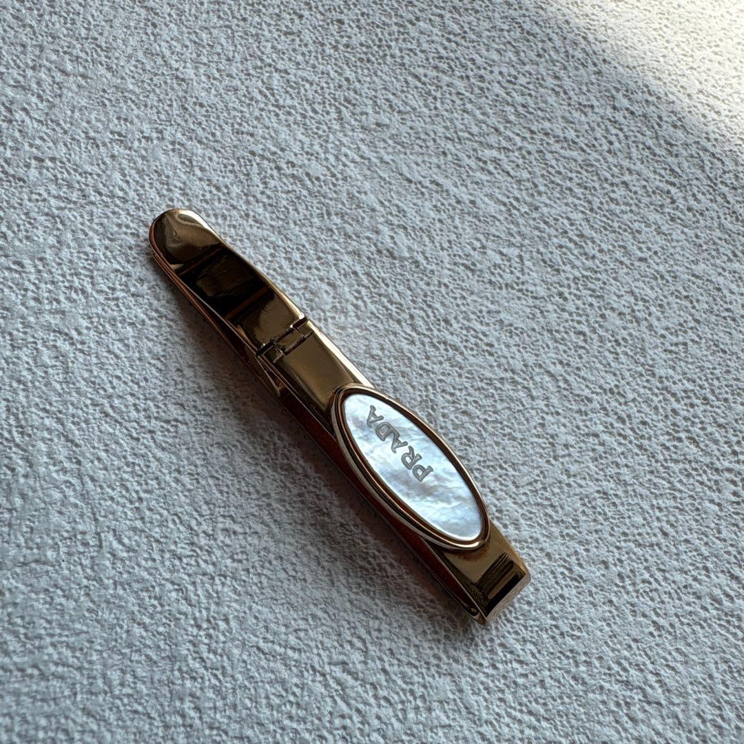 PRADA tieTack　プラダネクタイピン　 ロゴモチーフ プラダタイピン