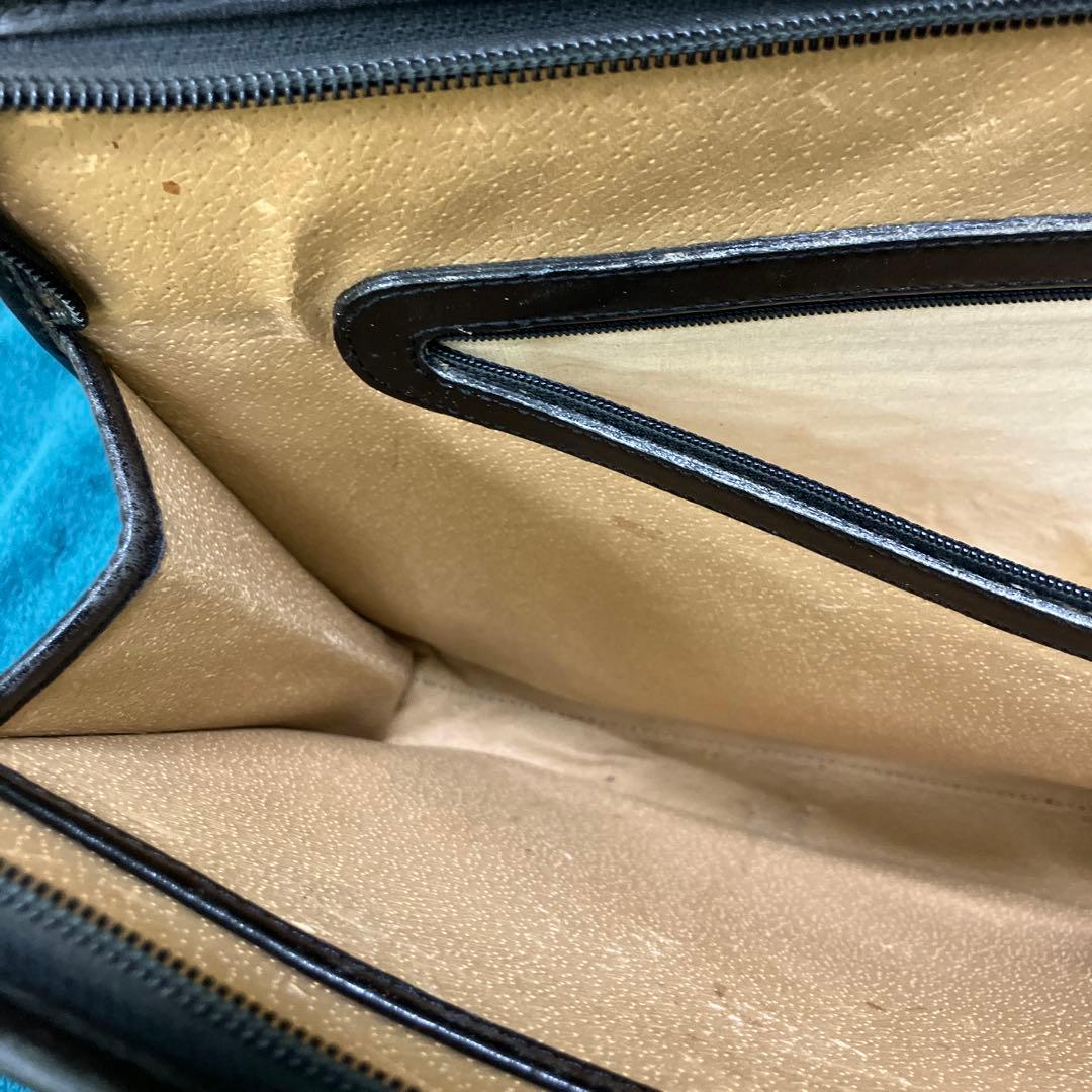 ロエベ　ビジネスバッグ 黒 ロゴ入り