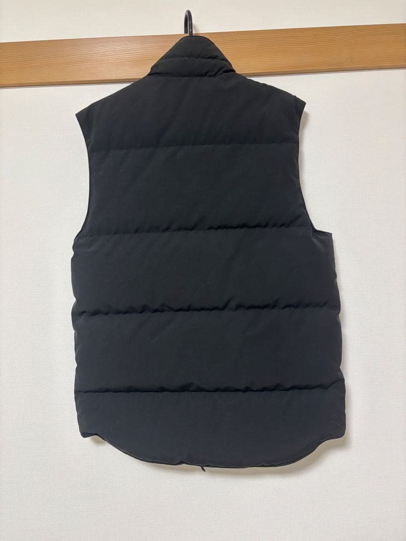 カナダグース ダウンベスト