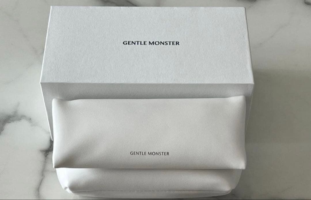 GENTLE MONSTER ブラックサングラス専用