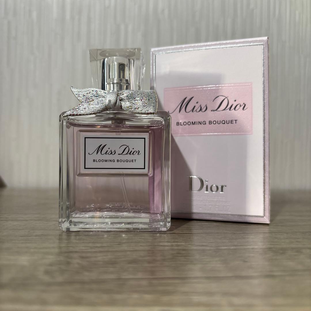 Miss Dior パルファム & ブルーミング ブーケ セット