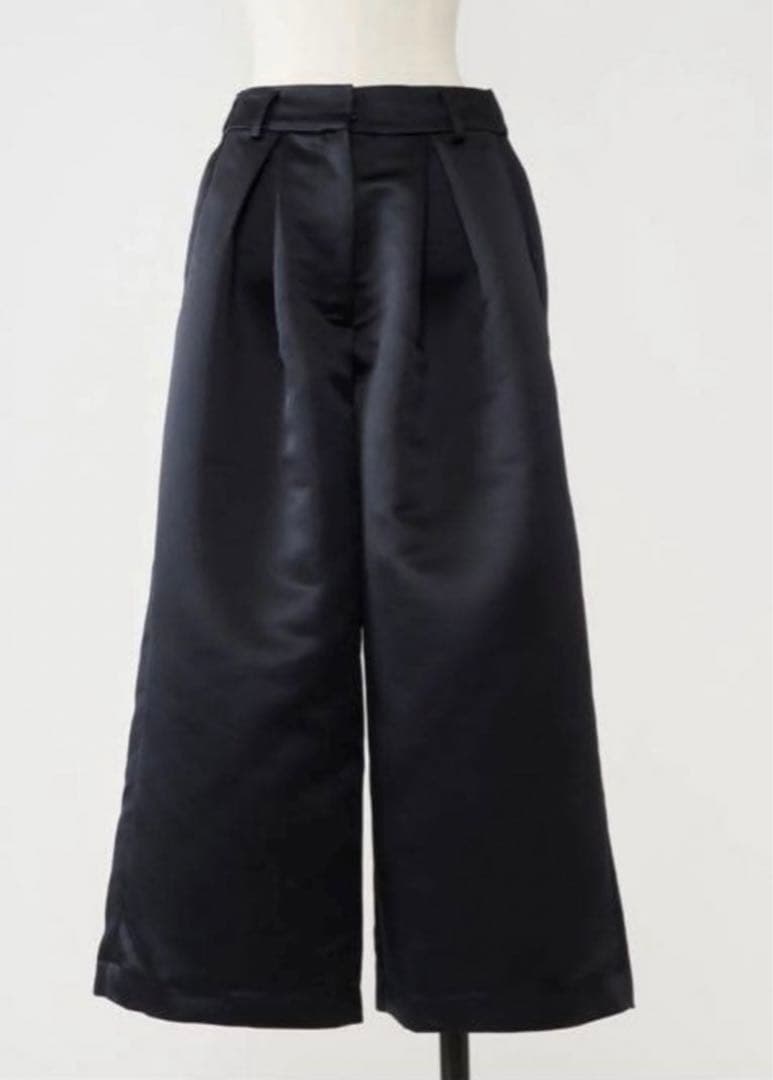 Heve サテンフレアガウチョパンツ　ブラック　36サイズ