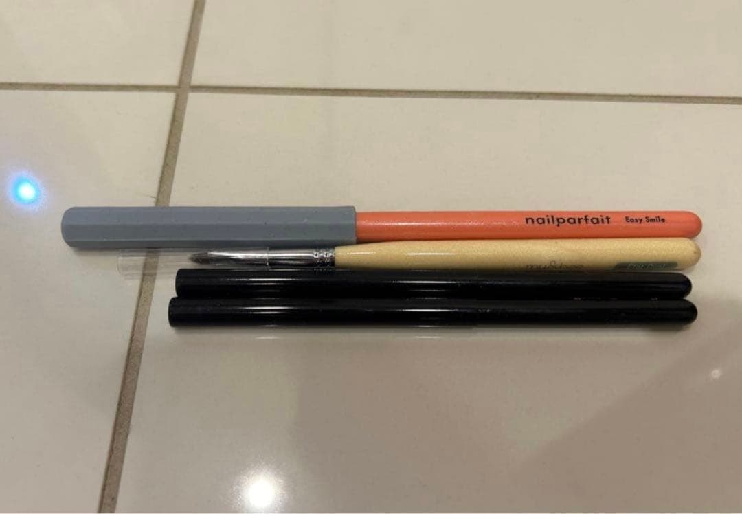 ネイル用品(椅子,筆,ビット,ニッパーなど)