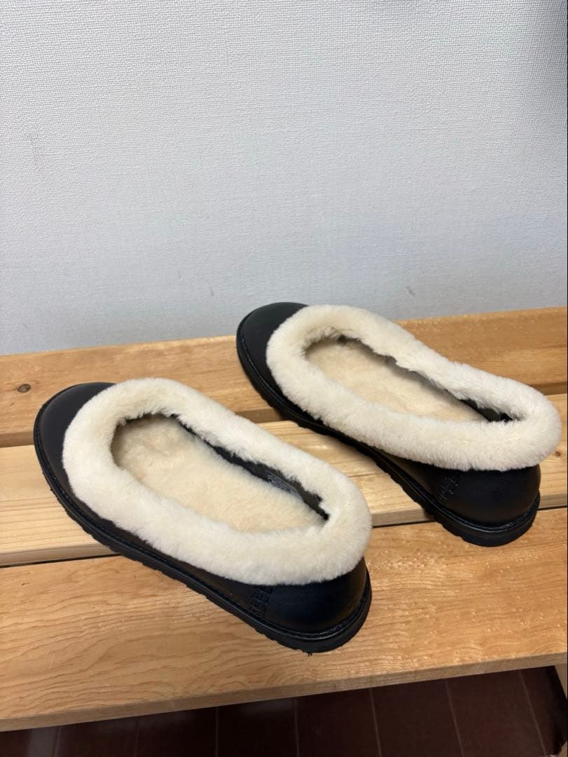 靴 UGG Zora Leather Ballet Flat 23.5