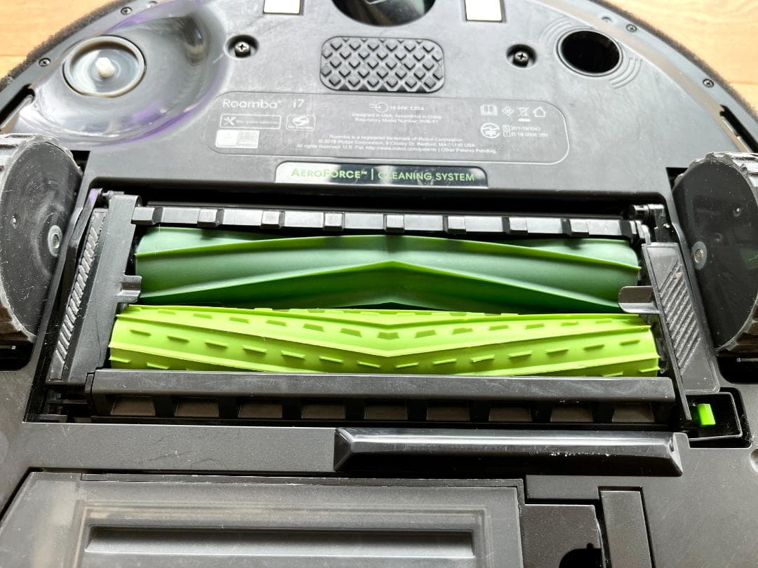 iRobot ルンバ i7（ロボット掃除機）