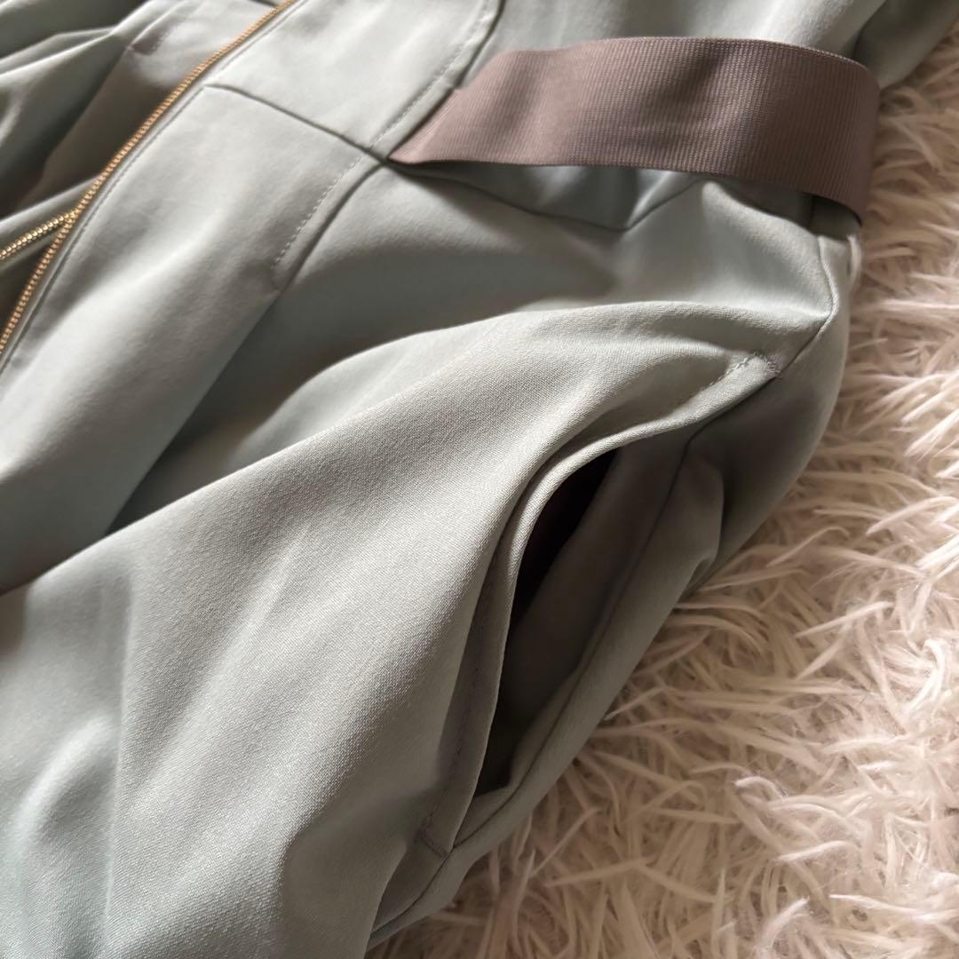 新品【ダーマコレクション】ジップアップワンピース　ノーカラー　ライトグリーン