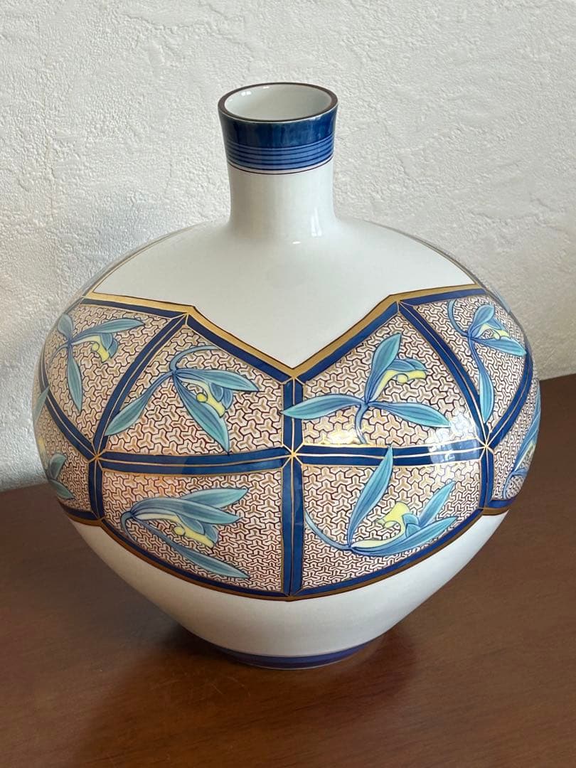 【香蘭社謹製】染錦 蘭つなぎ 花瓶【希少美品】