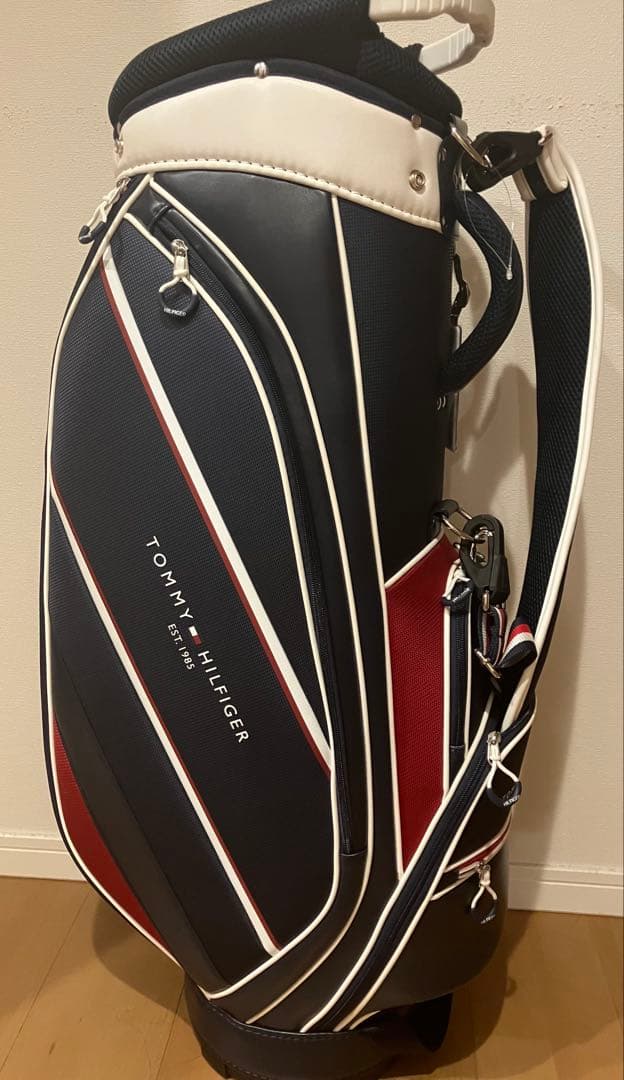 トミーヒルフィガー ゴルフ　2025 エッセンシャル カート キャディバッグ