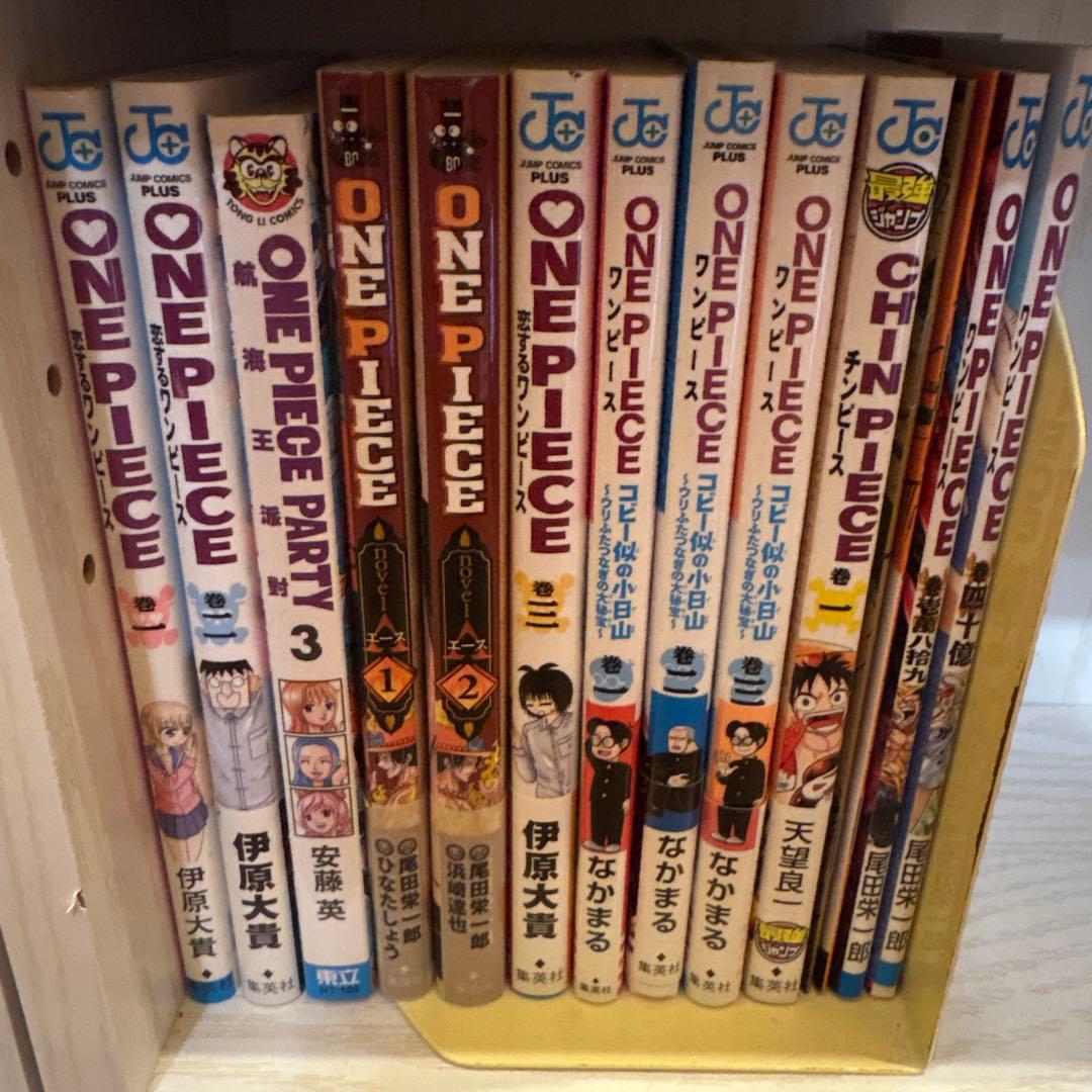 ワンピース全巻1〜111巻＋ワンピース公式ファンブック、映画付録（14冊）