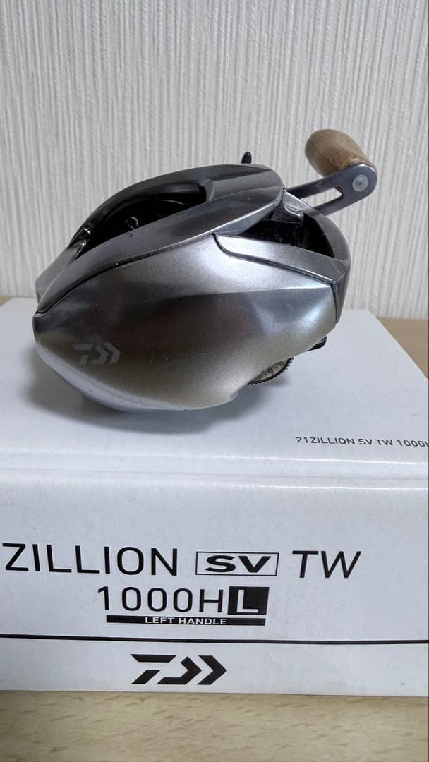 ダイワ21ジリオンSVTW 1000HL SLPハンドルノブ付き　重要事項あり