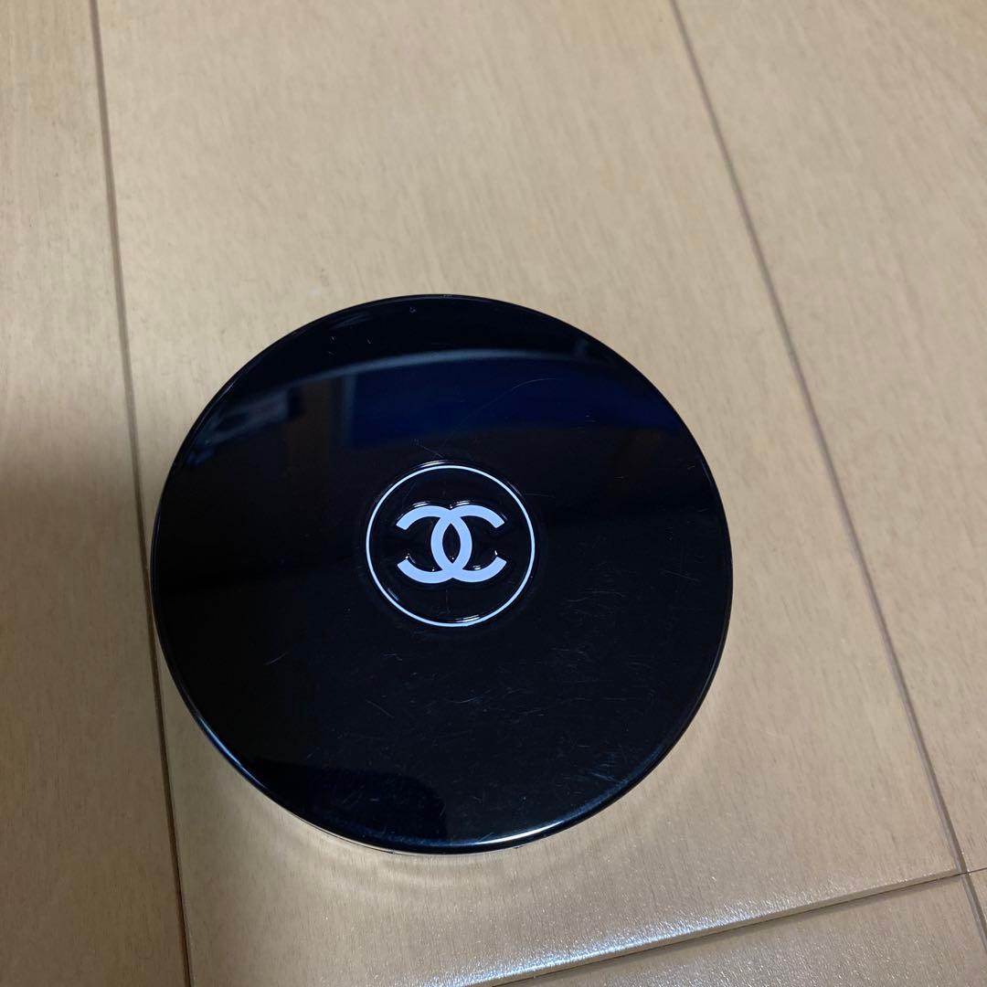 ヴィタルミエール イドゥラ コンパクト　シャネル