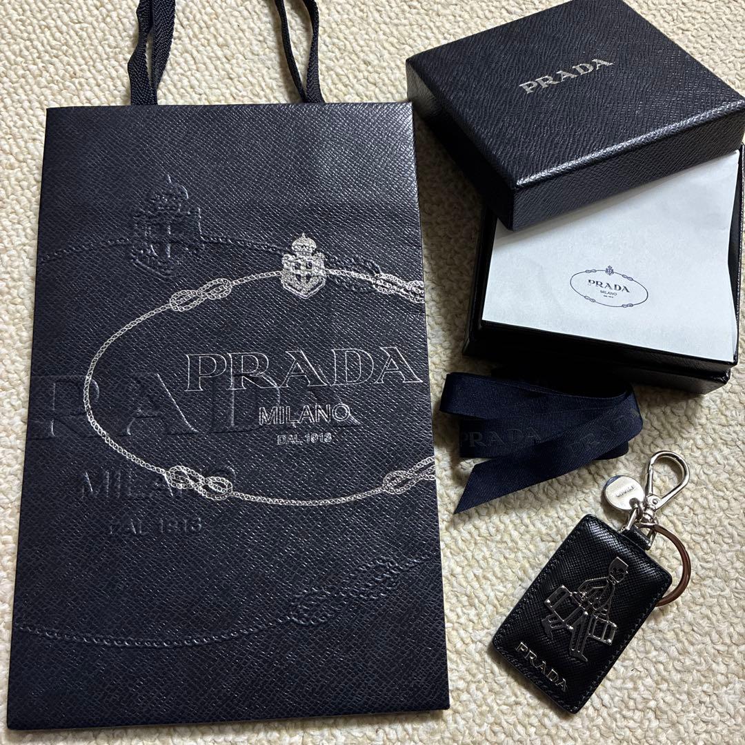 プラダ　キーホルダー　キーリング　　PRADA メンズ　レディース