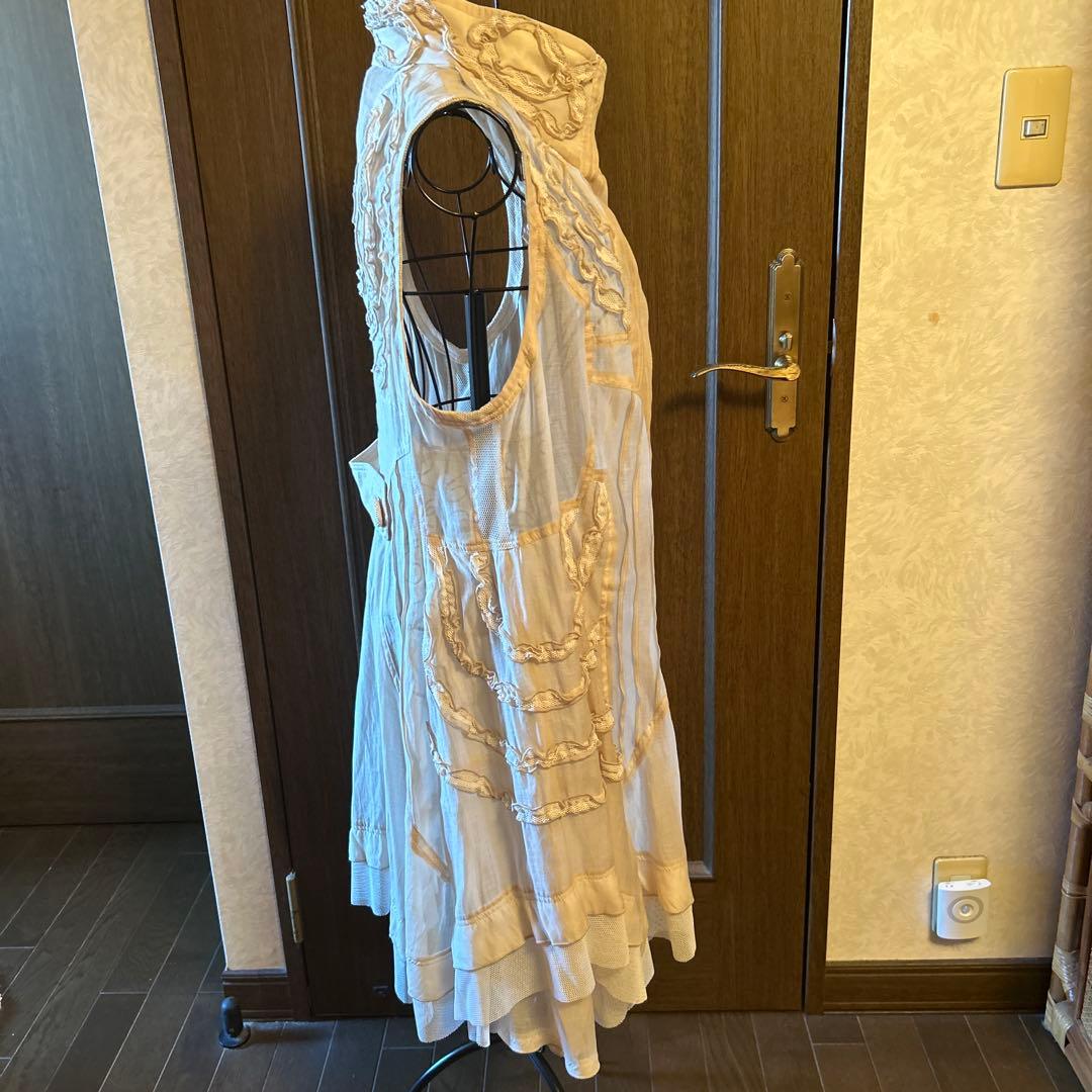 エイコ コンドウ ジレ