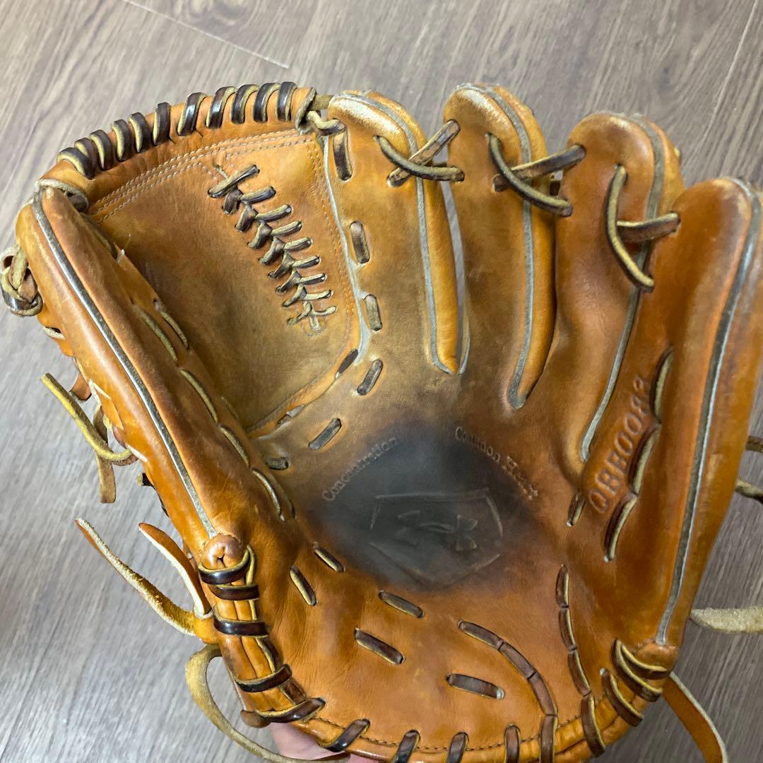 アンダーアーマー硬式投手用グローブ