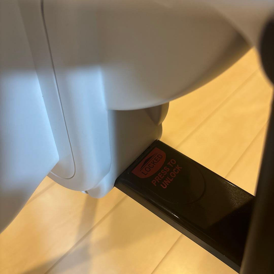 ベビービョルン　ハイチェア　ホワイトベビー用チェア