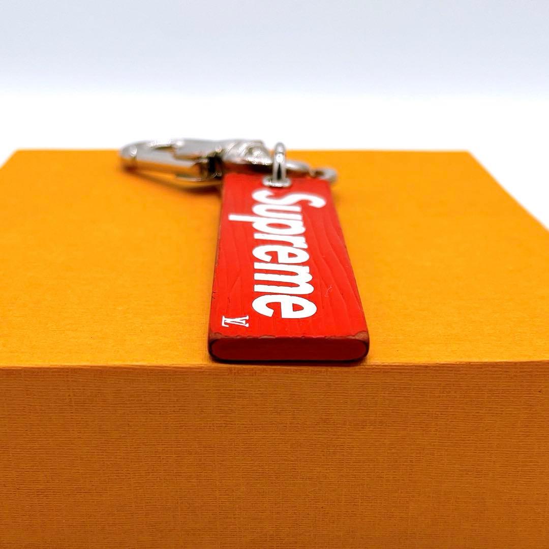 レア品　LOUIS VUITTON 付属品付き　シュプリーム キーホルダー