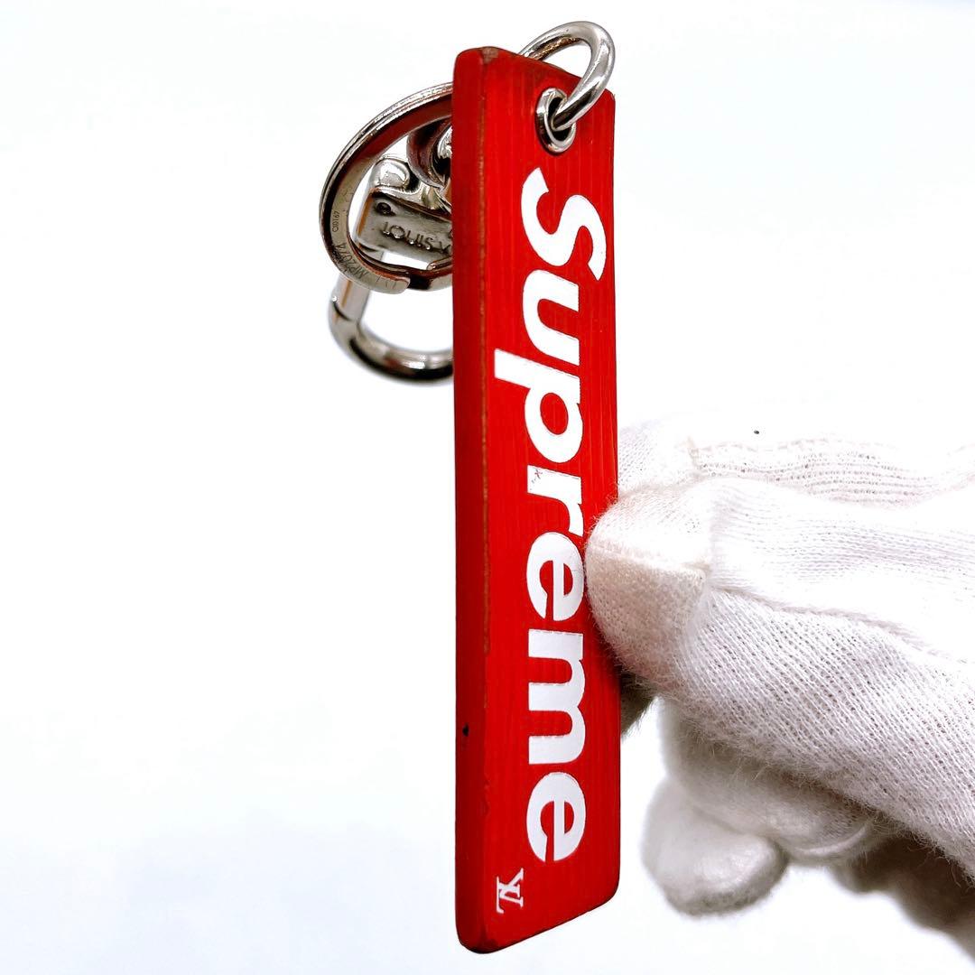 レア品　LOUIS VUITTON 付属品付き　シュプリーム キーホルダー