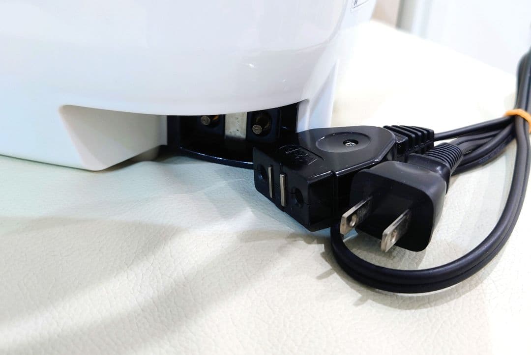 象印　マイコン炊飯ジャー　1升炊き　黒厚釜　ホワイト　NL-DS18