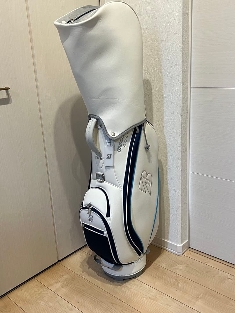 <極美品> ブリヂストン ゴルフバッグ ホワイト/ネイビー　レディース
