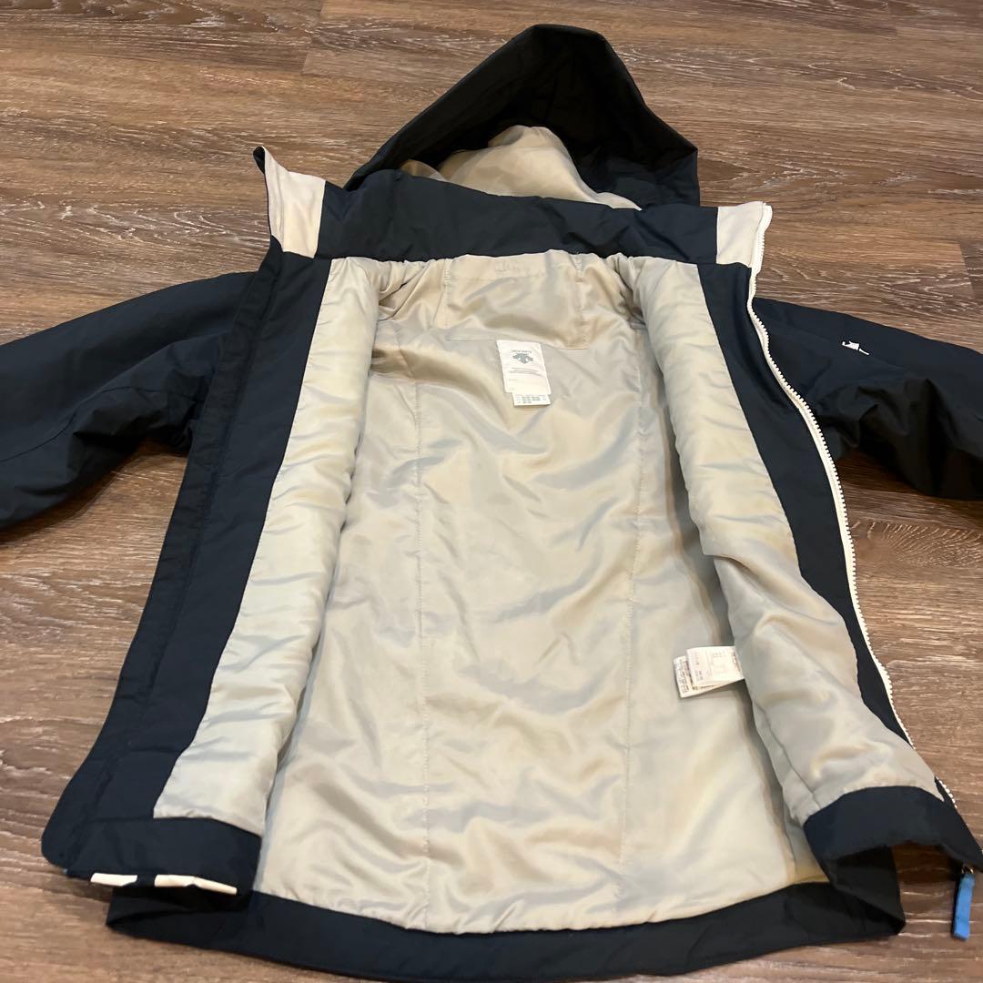 デサント　美品　　セットアップ　上下　スキーウェア　150 男の子　女の子