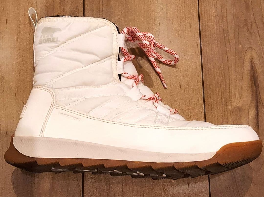 (値下げ)SOREL ウィットニーII ショートレース 防水 ホワイトブーツ