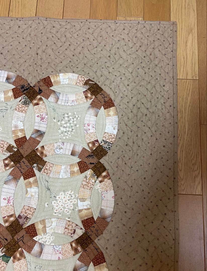 パッチワークキルト　タペストリー　ダブルウェディングリング