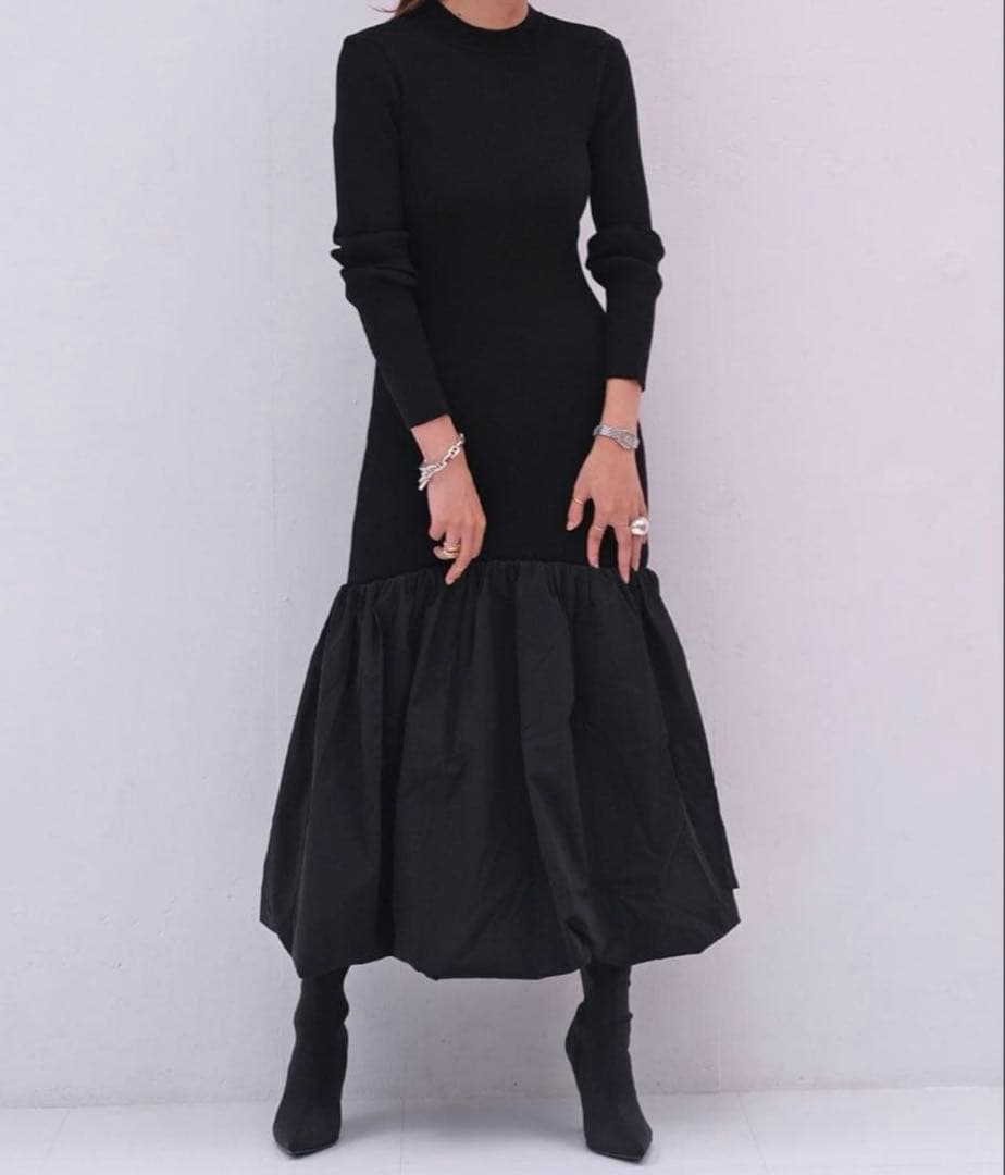 23AW 新品タグ付き　AKTE ヘムバルーンニットワンピース　リブニット