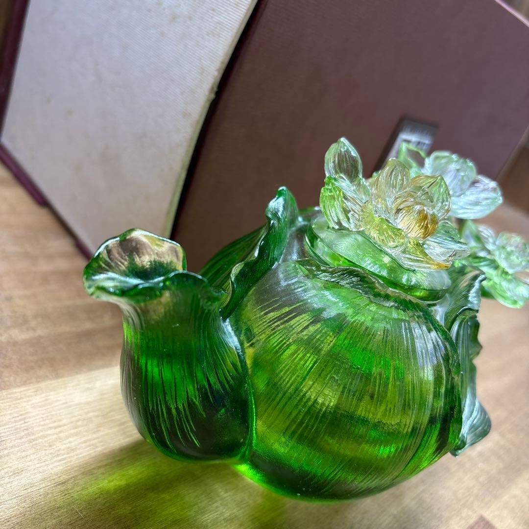 夏氏瑠璃　中国ガラス工芸　ティーポット置物　蓮の花装飾