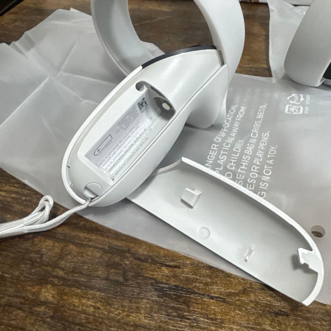  Quest 2 コントローラー 2個セット　リファービッシュ品　新品