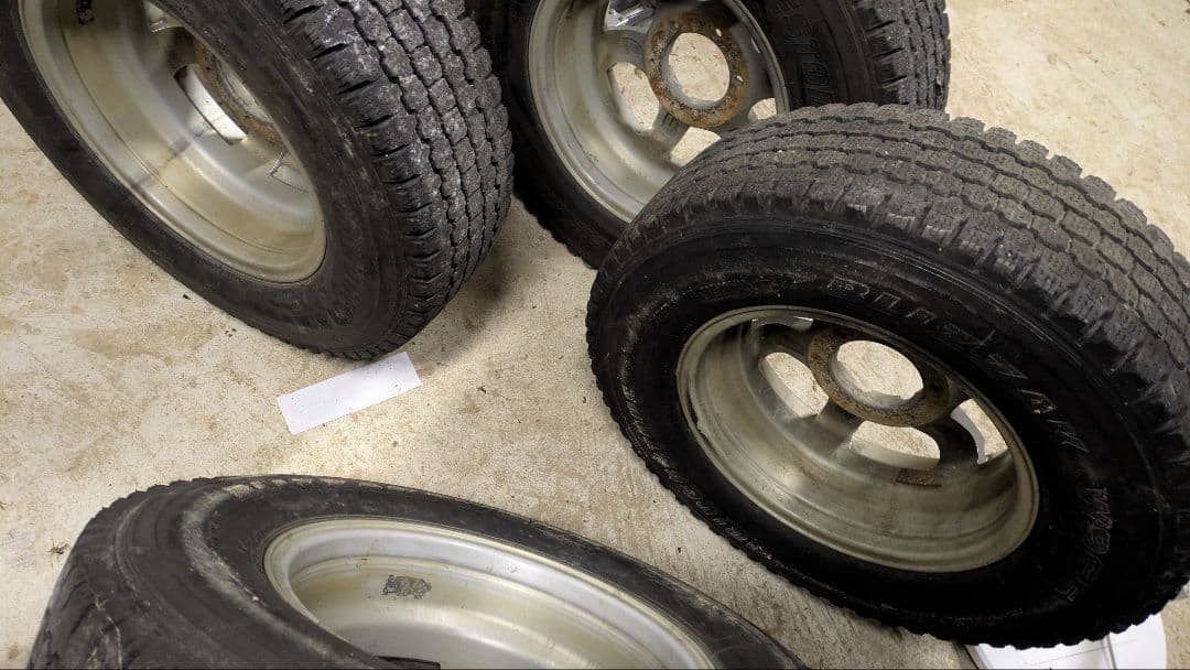 直接引取のみ　奈良　ハイエース　スタッドレスタイヤホイールセット