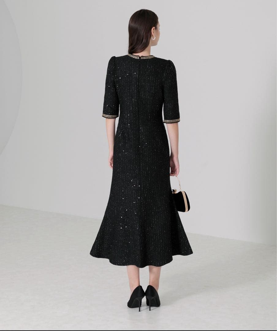 ビジュー付きブラックツイードドレス
