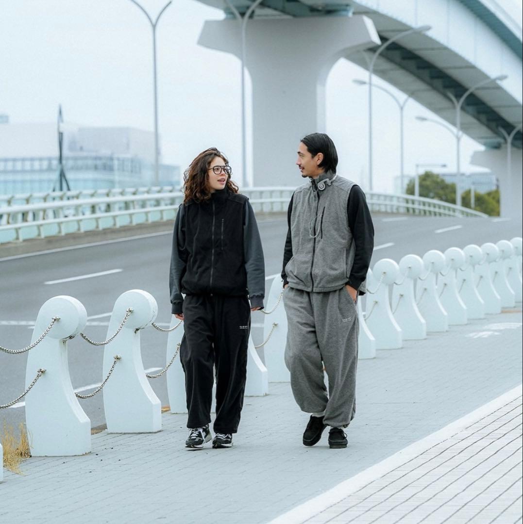 SUMARI ブラック フリースベスト&パンツ セットアップ