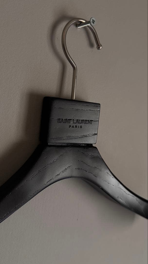 SAINT LAURENT 黒木製ハンガー　非売品