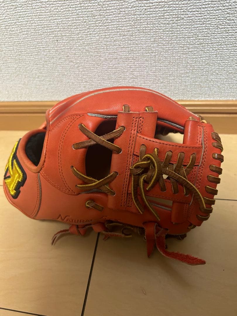 【ほぼ新品】硬式用ハイゴールドスペシャルオーダー 内野手用グラブ 小型 即戦