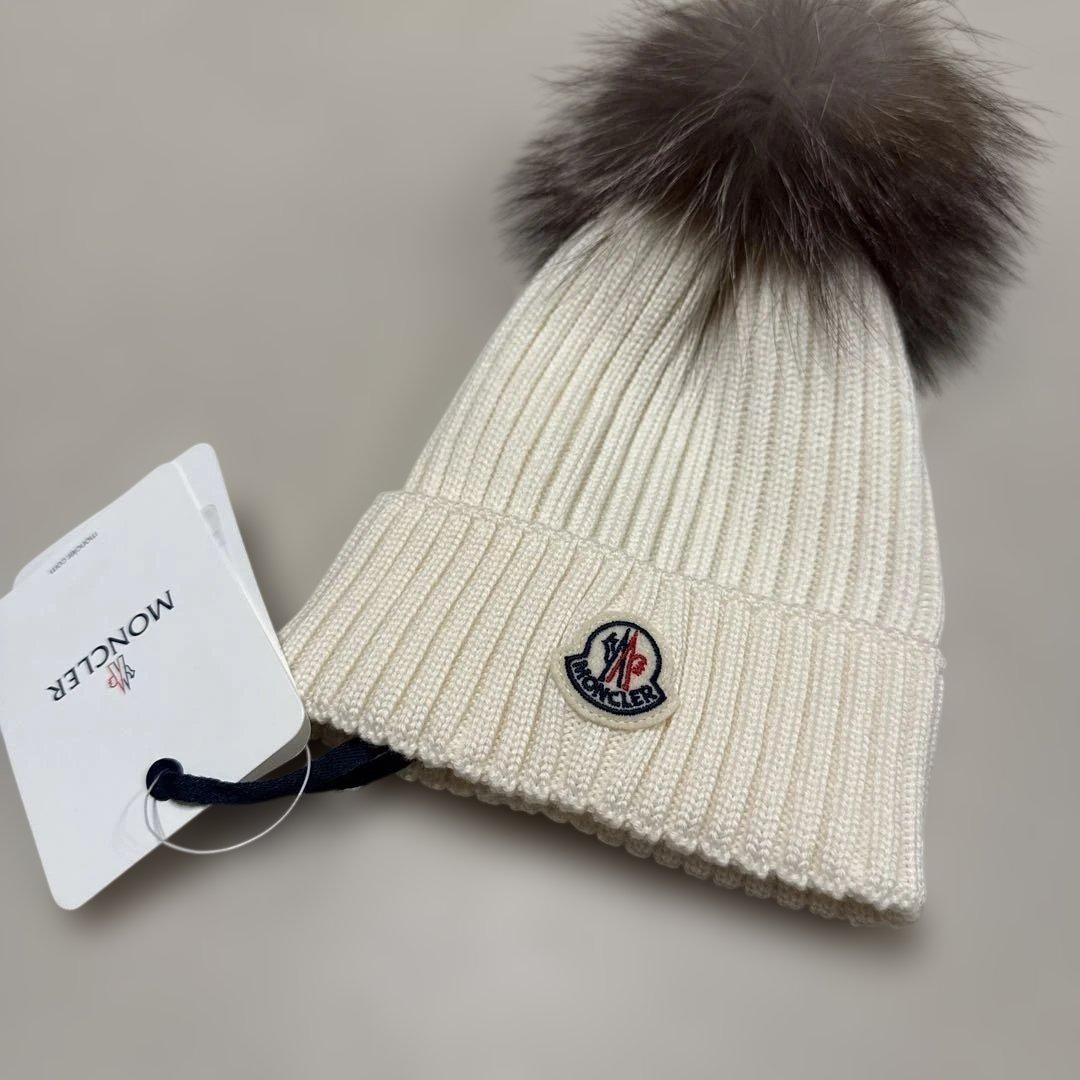新品　未使用　モンクレール　ニット帽　帽子　ファー　フォックス　白