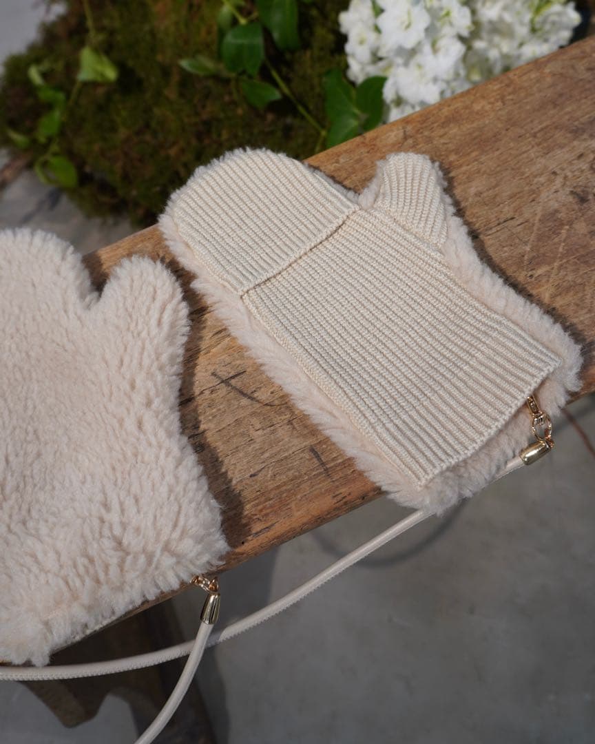 【新品】HYEON ted glove / beige