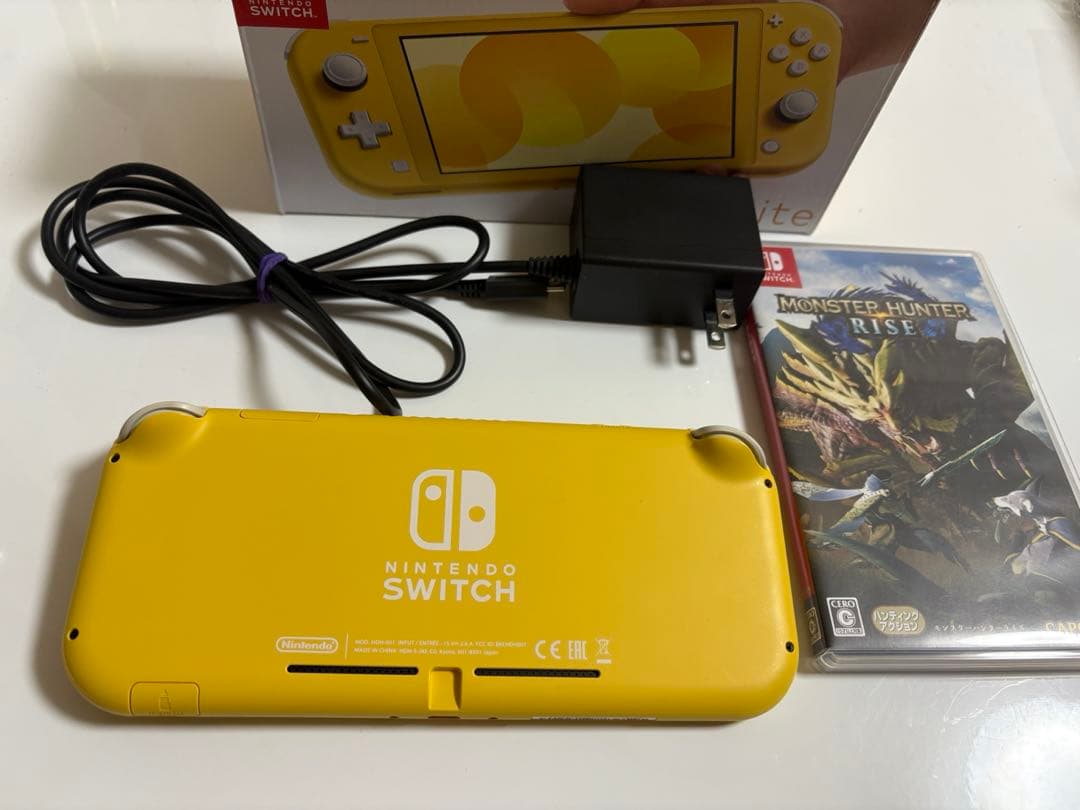 Nintendo Switch Lite 本体　モンハンソフト付き