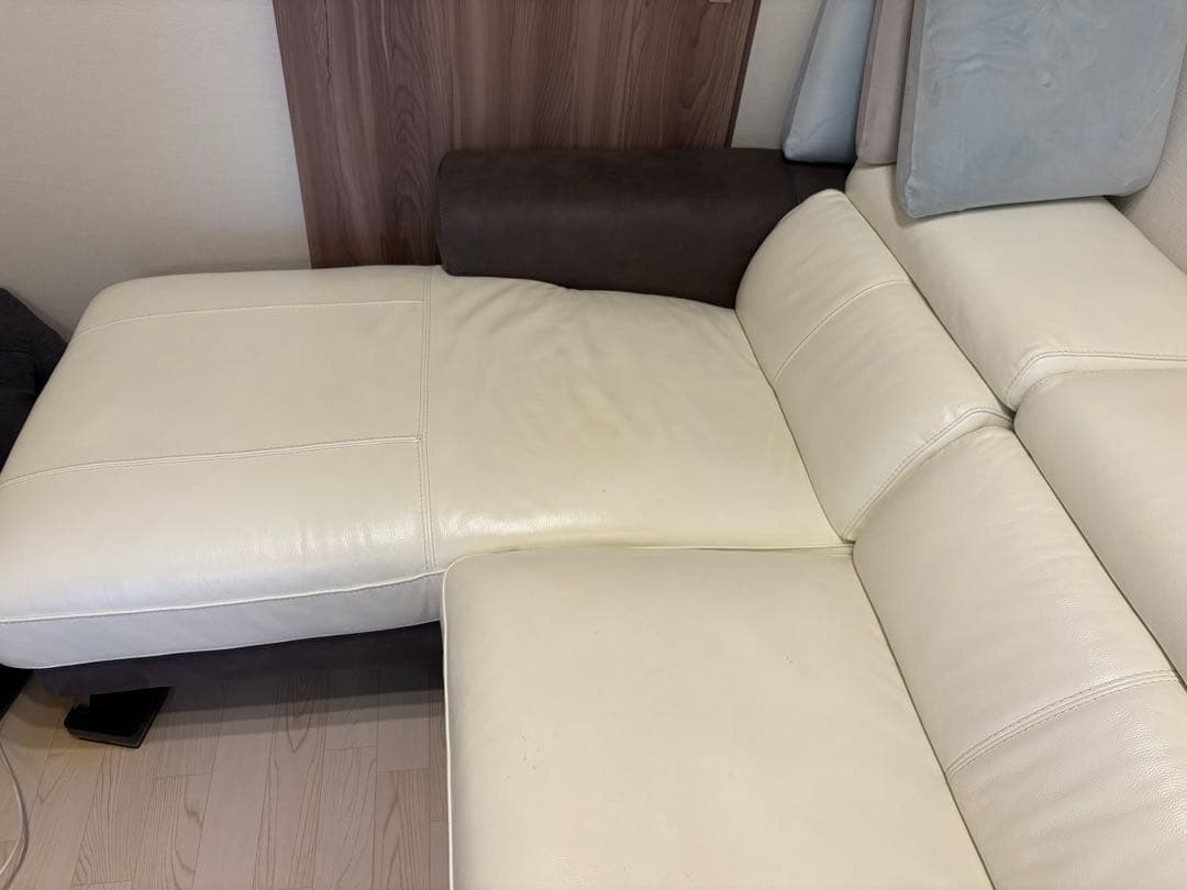 と*次様 東京インテリア電動カウチソファ