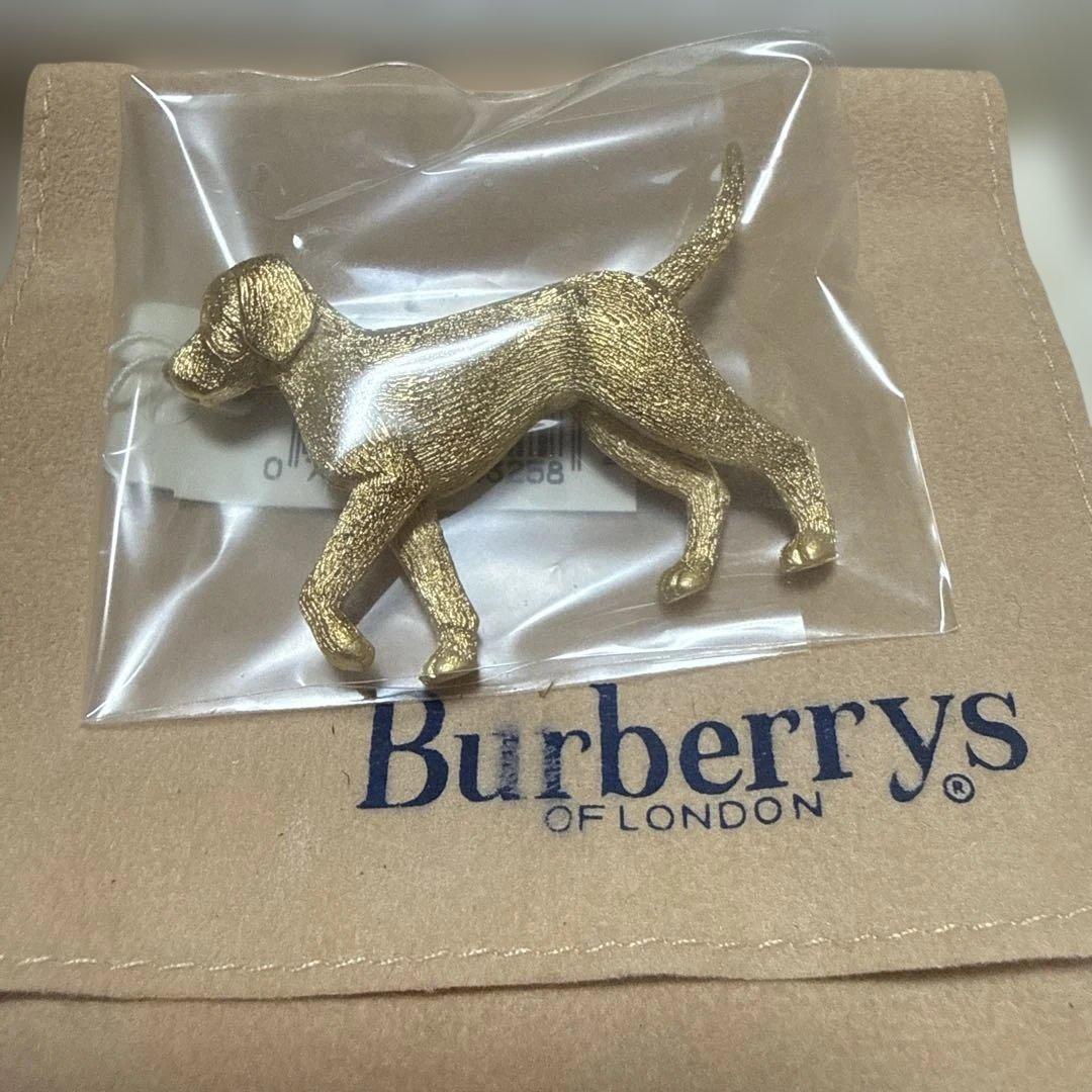 未使用　バーバリー　レトリバーブローチ　 ロゴ刻印　ヴィンテージ