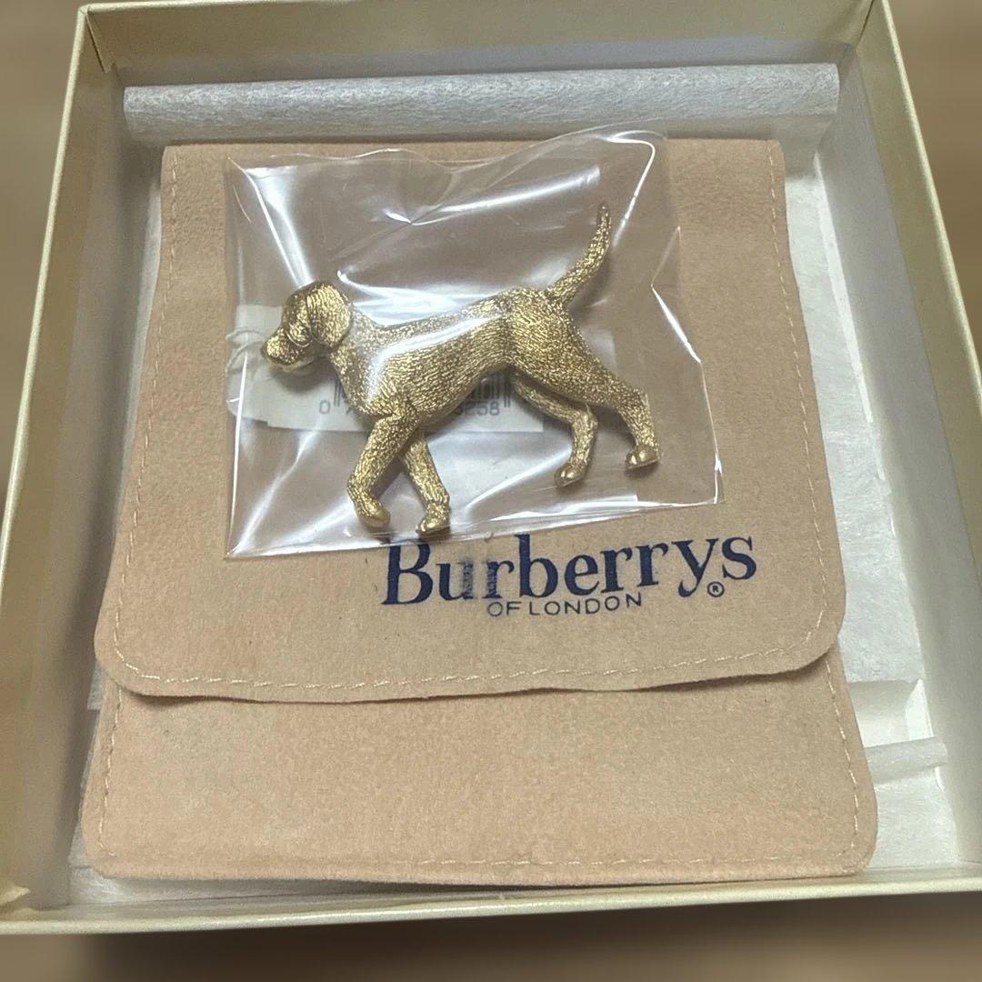 未使用　バーバリー　レトリバーブローチ　 ロゴ刻印　ヴィンテージ